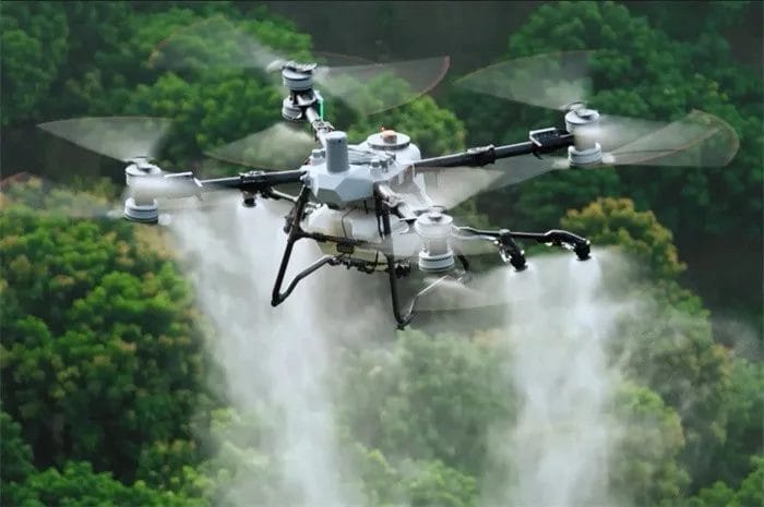 DJI AGRAS T100 in action